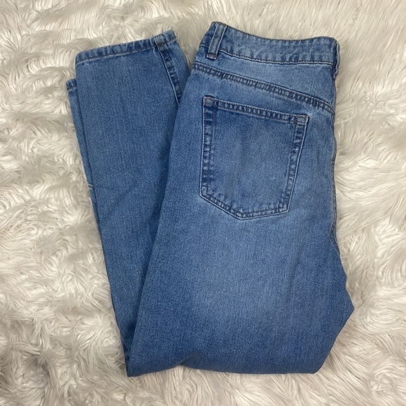 Refuge Denim “Mom” Style Ripped/Distressed Juniors Jeans - Picture 9 of 9